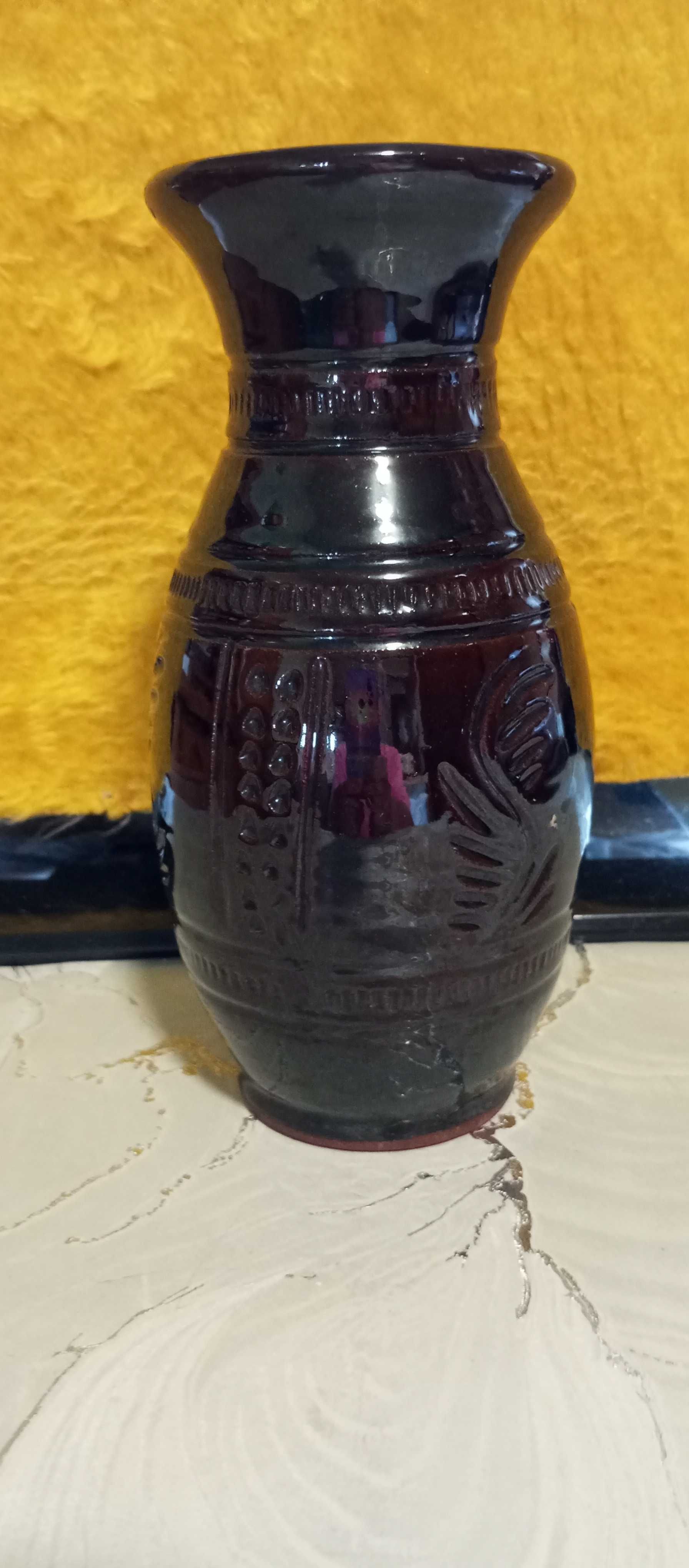 Керамични кана и ваза