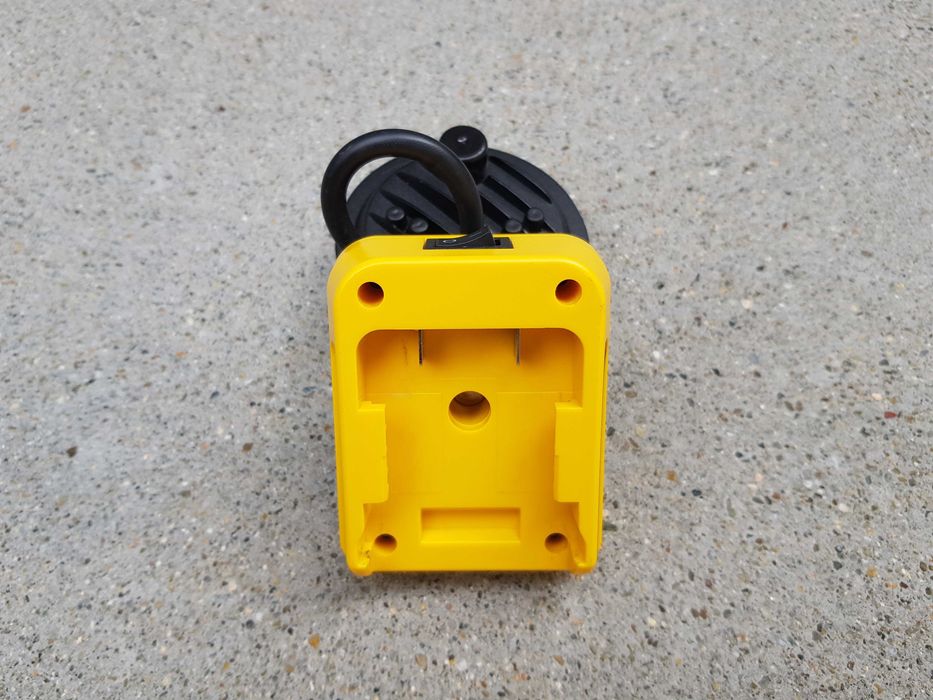 Lanterna led pentru baterii DeWalt sau Milwaukee, port usb