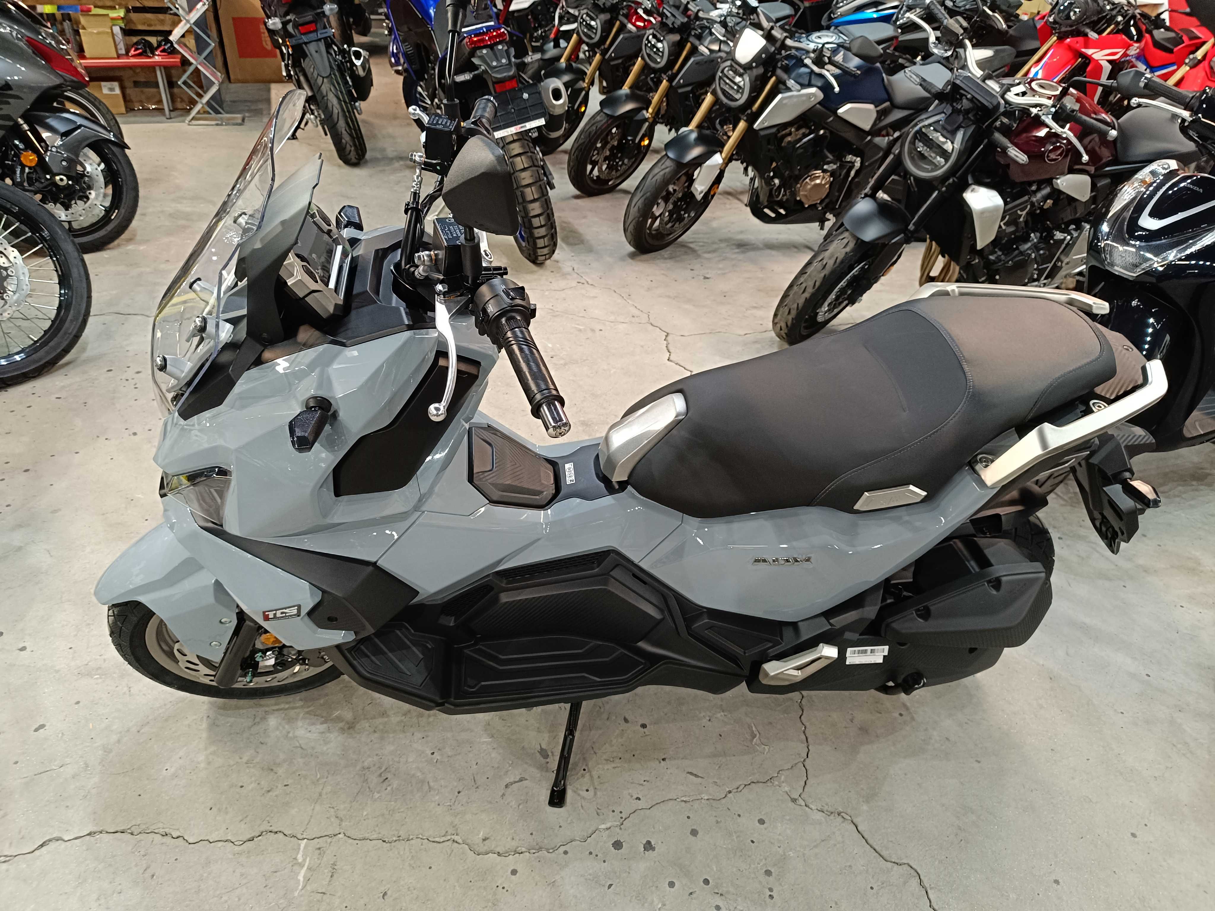 Scuter SYM ADX 125-se conduce cu B125 - livrare stoc EST BIKE