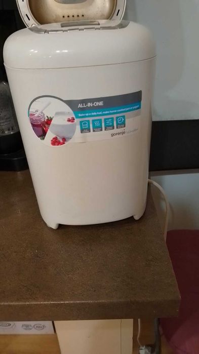 Продавам Хлебопекарна BM910 WII