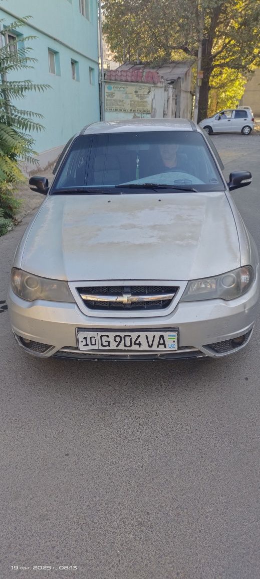 Nexia 2 сотилади. 1.6 мотор. 2010 йил.