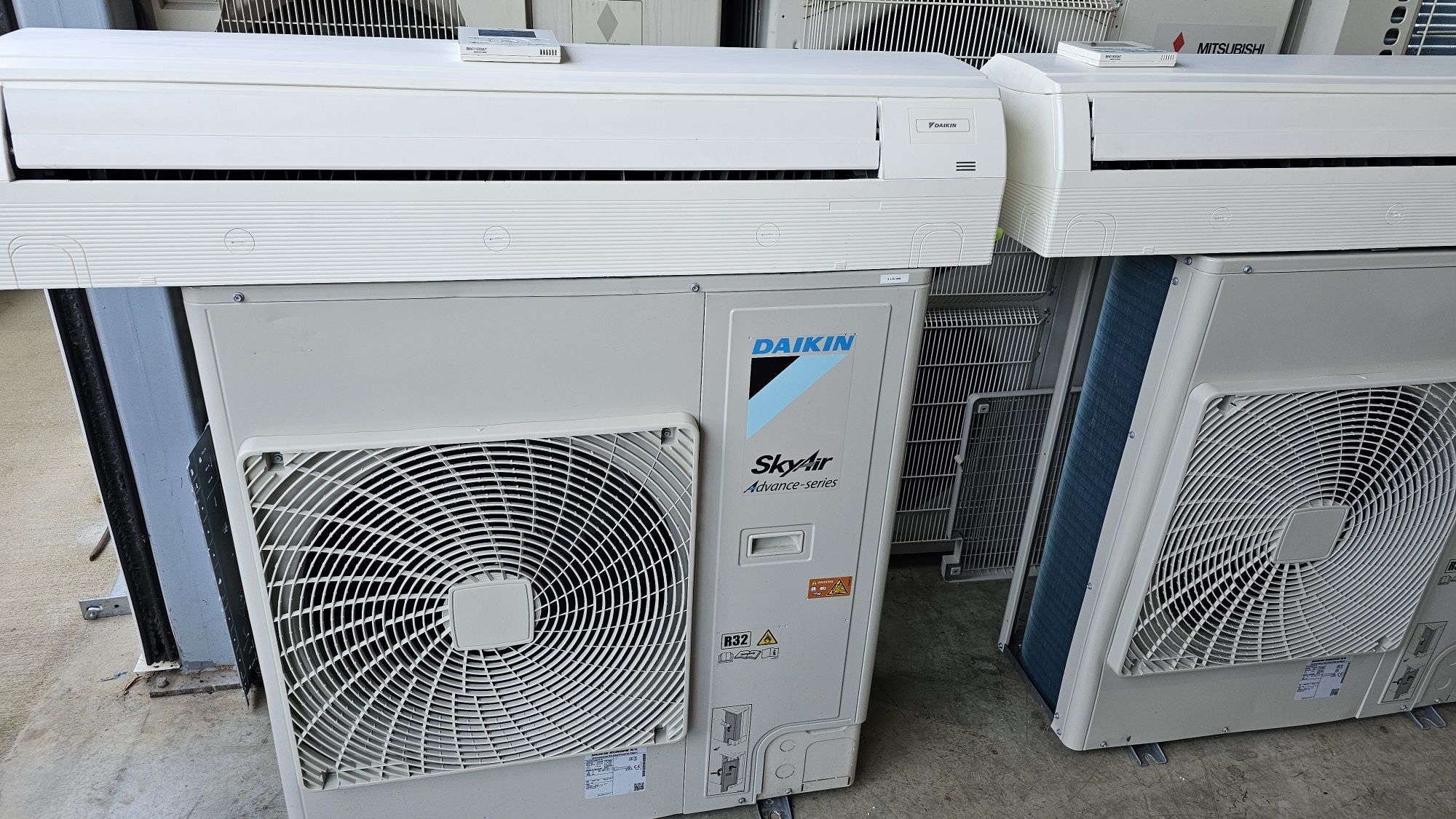 Daikin SkyAir 10kw инверторен климатик RZASG100 FAA100