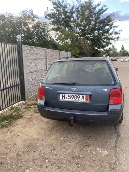 Vand passat  1,9 tdi mai muitr detali in privat