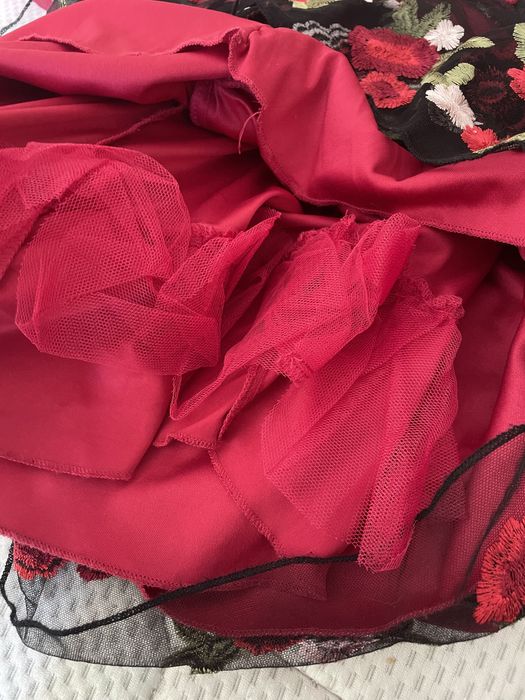 Rochita fetite rosu-mov cu imprimeuri florale