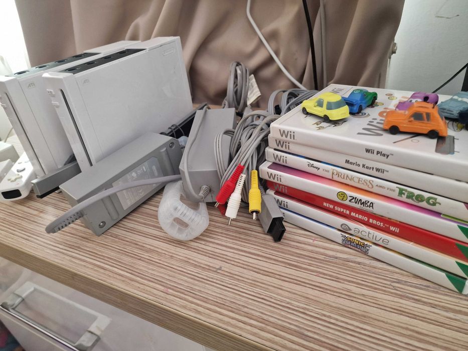 2 Nintendo WII cu accesorii si Jocuri