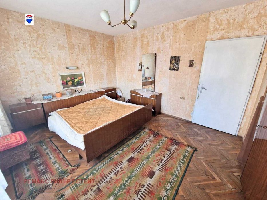Продава се Многостаен апартамент в Разград, Варош - 144 кв.м за 820 €/кв.м - Снимка #2