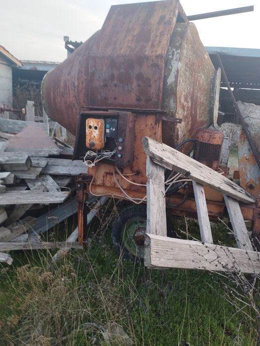 Продавам Бетонобъркачка