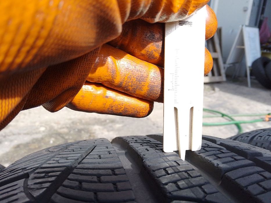 225/45/18 Пирели ДОТ 2021 - 2019 г - ЧИСТО НОВИ + карани г