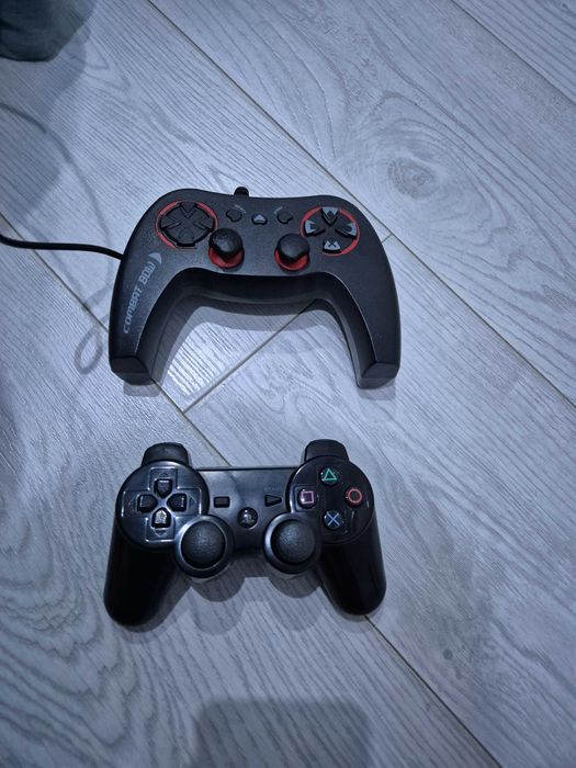 Playstation 3 , два джойстика и игри