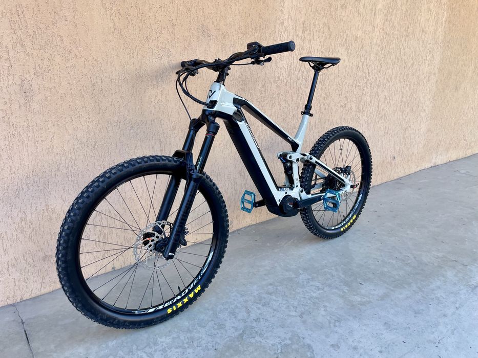 Bicicleta electrica full suspension