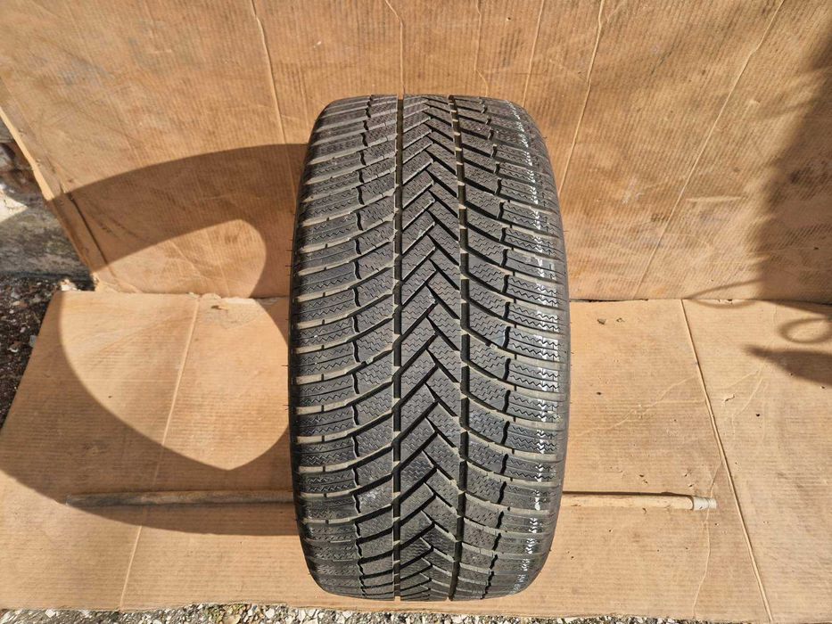 1 Bridgestone R21 275/35
Зимна гума 
DOT1423