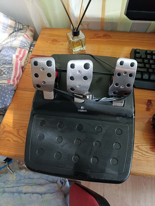 Продавам Logitech G27