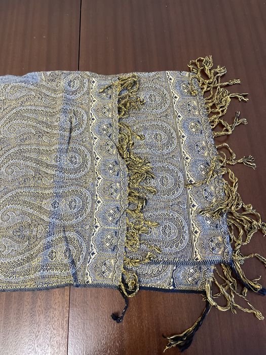 Продам женский палантин