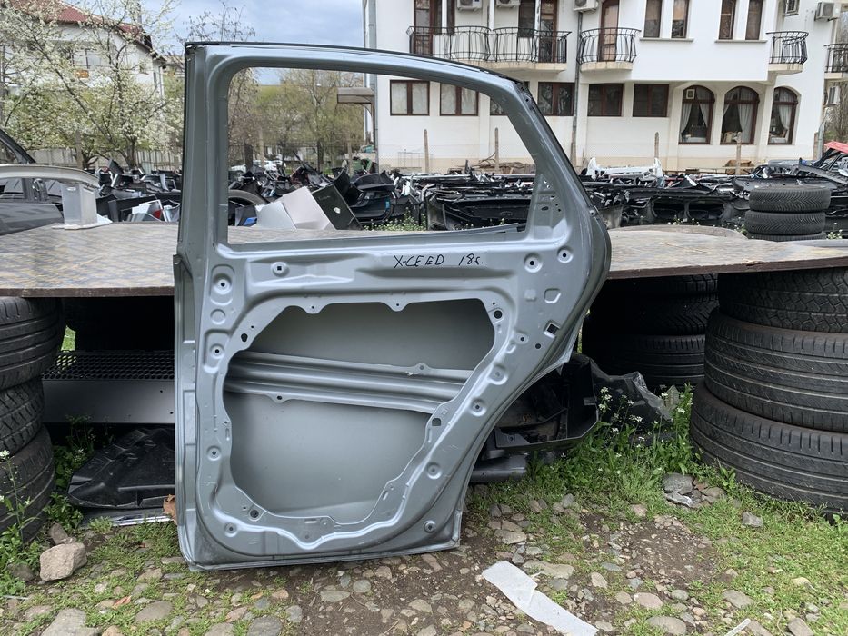 Врата Kia X-CEED