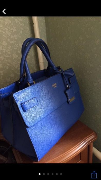 Продам  Новую!! стильную  сумку Guess