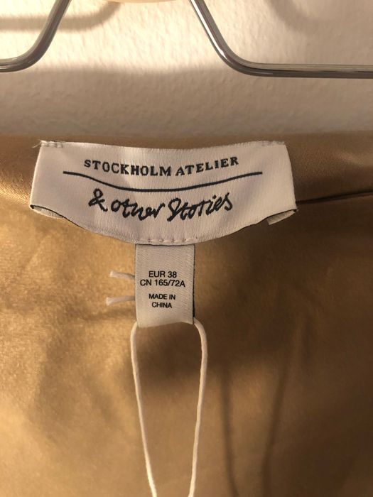 Fusta satinata &Other Stories