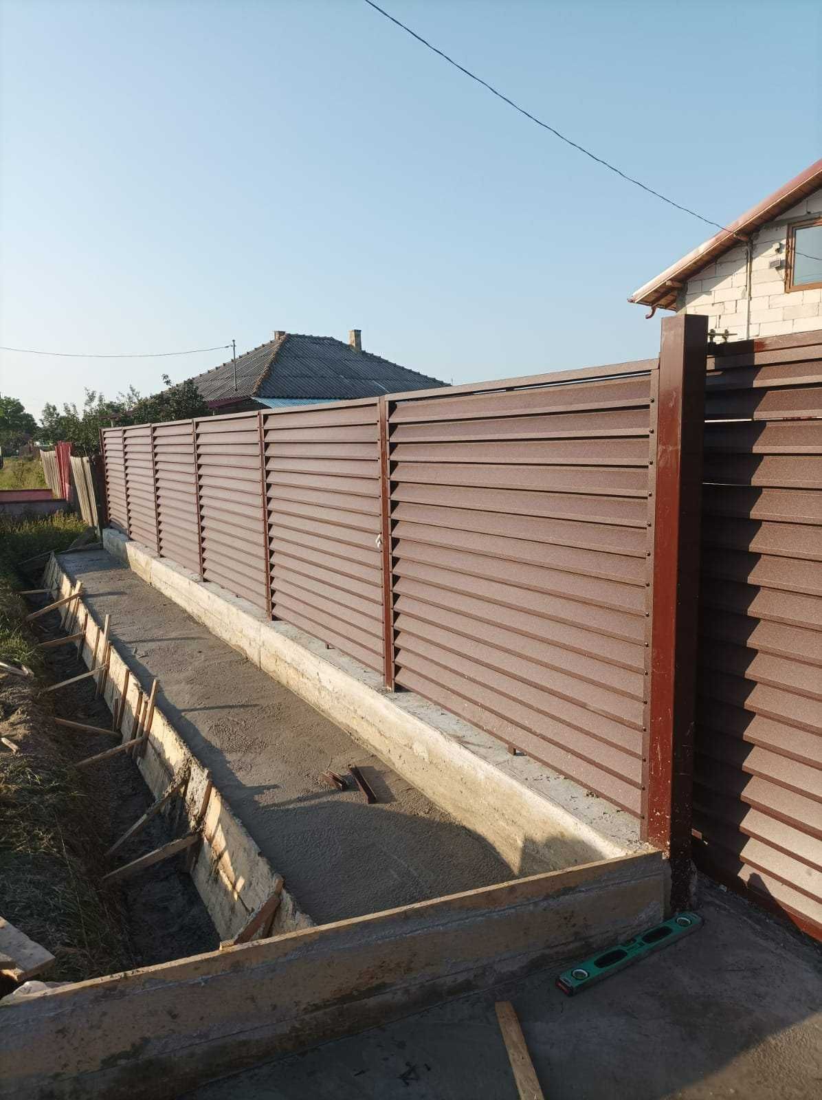 Garduri din panou stil jaluzele, sipca metalica, tabla, plasa si BCA