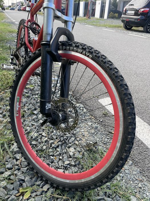 Bicicleta suspensie