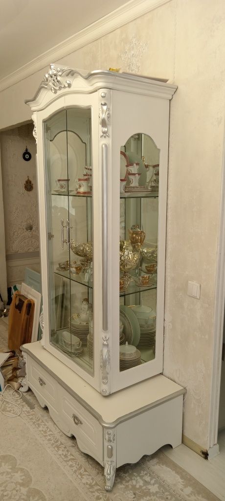 Буфет, сервант 60 тыс. тг.