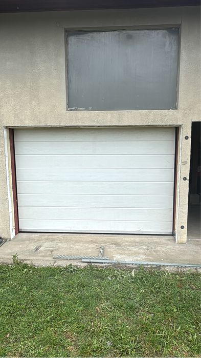 Usa garaj L4000xH4000 gri cu geamuri -NOU!