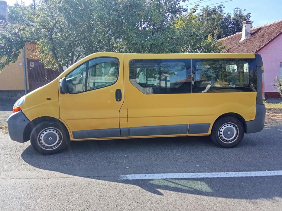 Renault trafic 8+1 long 1.9dci