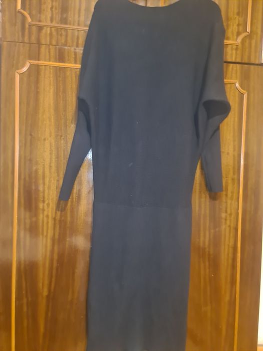 Черната дамска рокля