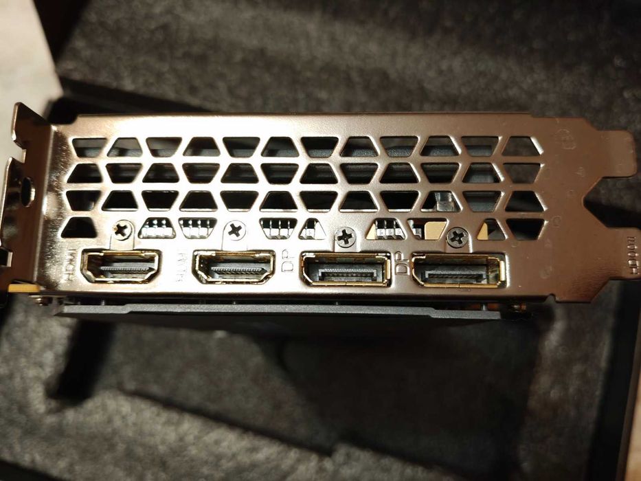 Видеокарта GIGABYTE Eagle  AMD 6600 8G