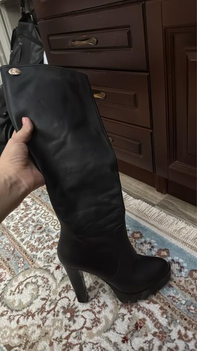 Кожанная женская обувь Sopeia