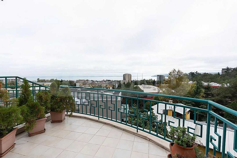 Продава се Тристаен апартамент в Варна, Бриз - 145 кв.м за 2311 €/кв.м - Снимка #13