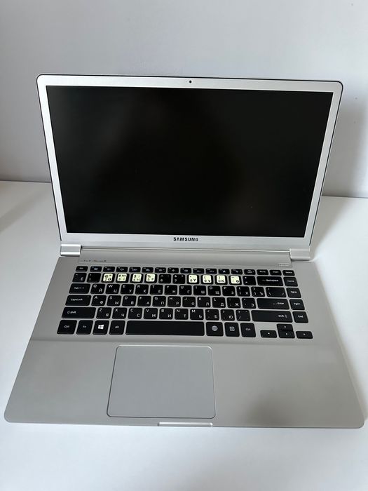 СРОЧНО ПРОДАМ Ноутбук Samsung Series 9 NP900X4D