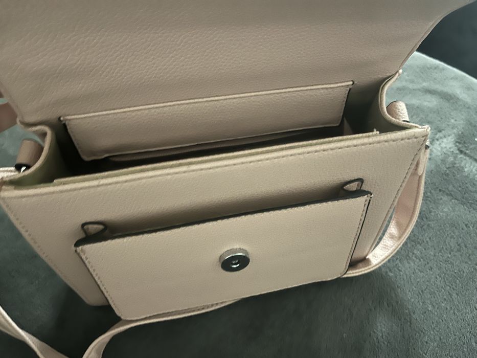 Чисто нова розова чанта