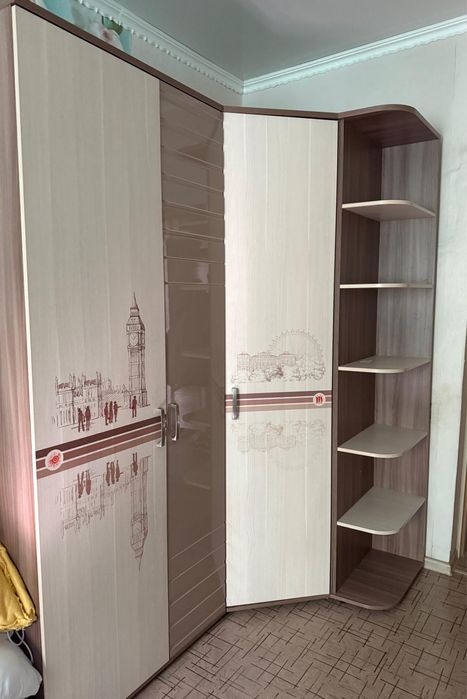 Продается угловой шкаф