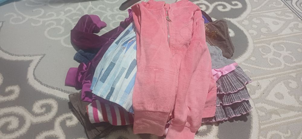 Отдам детские вещи на девочек от 3-5лет