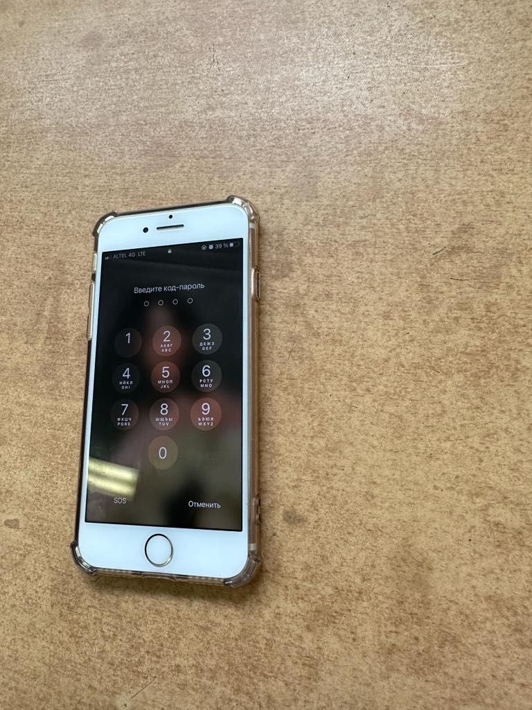 iPhone 7 в идеальном состояний