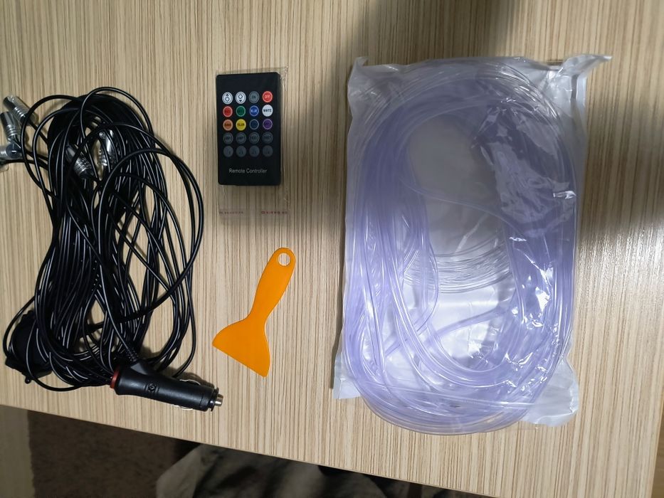 Vând furtun led         .