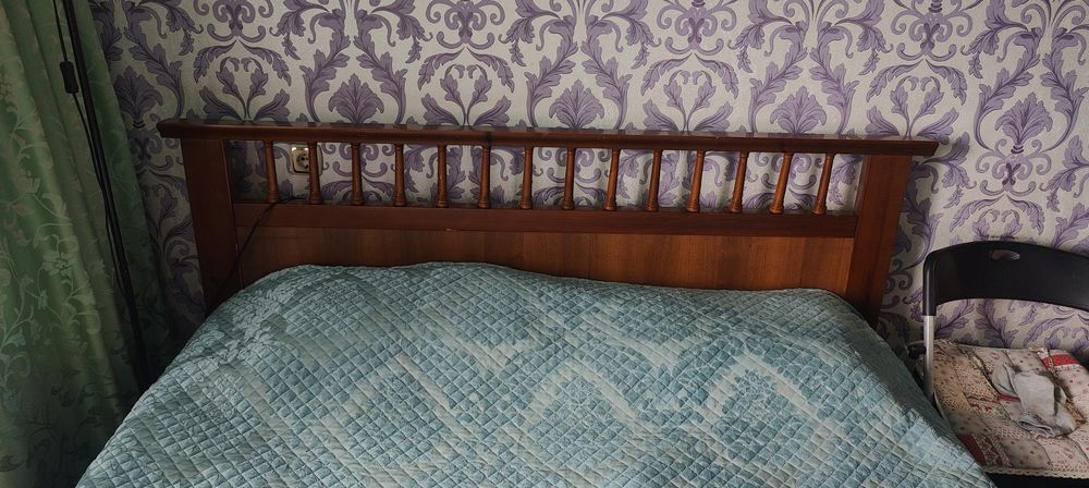 Продам деревянную кровать