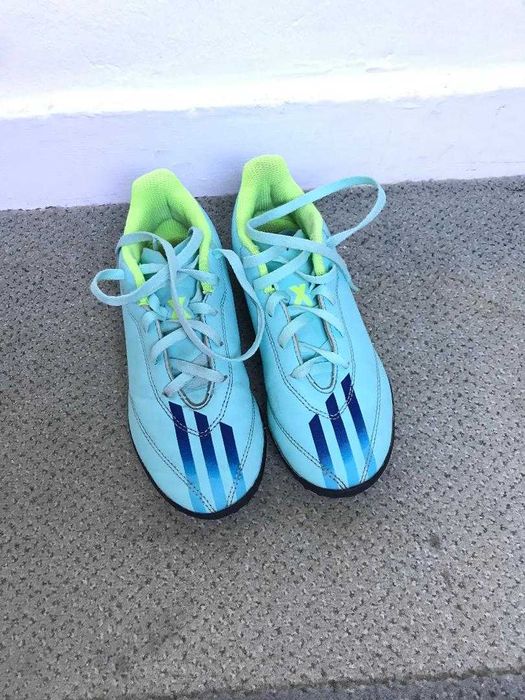 GHe te de fotbal Addids pentru copii, mărime 32 stare foarte bună