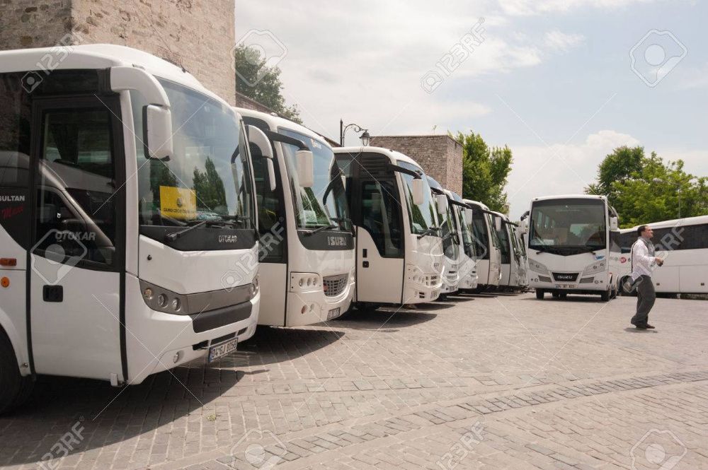 Inchiriere microbuze si autocare angajati,excursii,pelerinaje,perosane