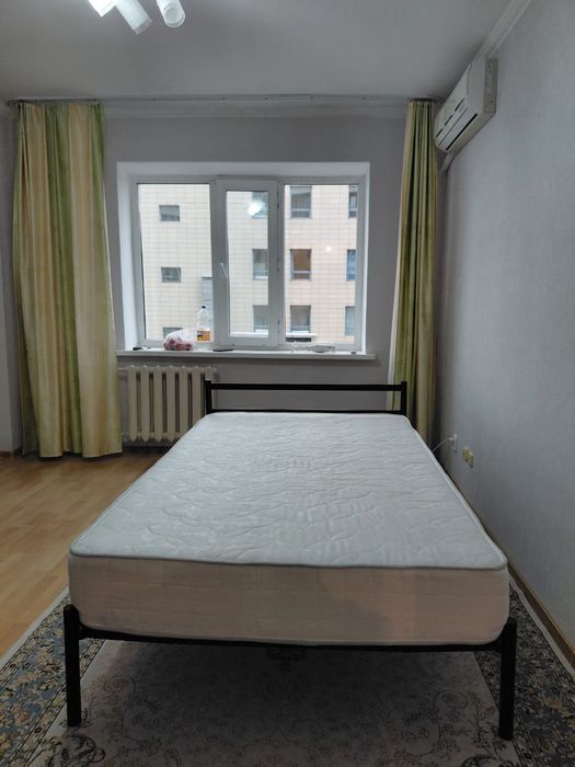 Продам кровать с матрасрм