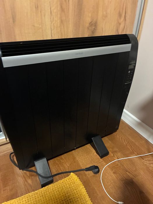 Cecotec конвектор радиатор с дистанционно, неизползван