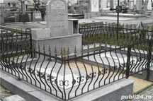 monumentele existente  , cavouri, cruci,  placi comemorative, capele