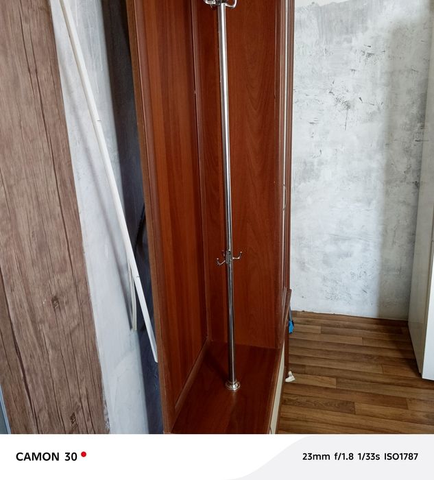Продам шкаф для прихожей