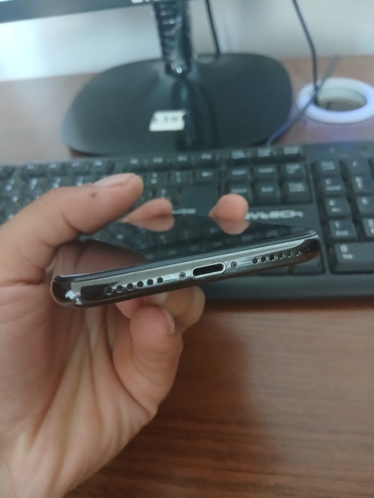 Iphone x sotiladi xolati ideal
