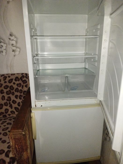 Продам холодильник