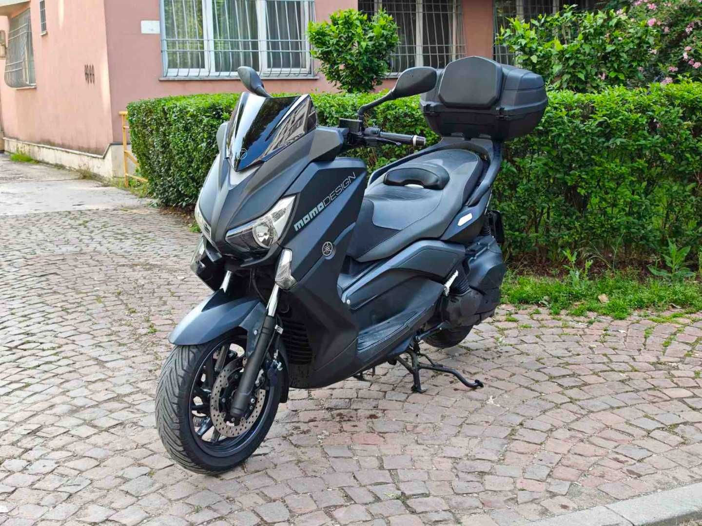 скутер Yamaha X-max 400cc MOMO DESIGN AKRAPOVIC abs