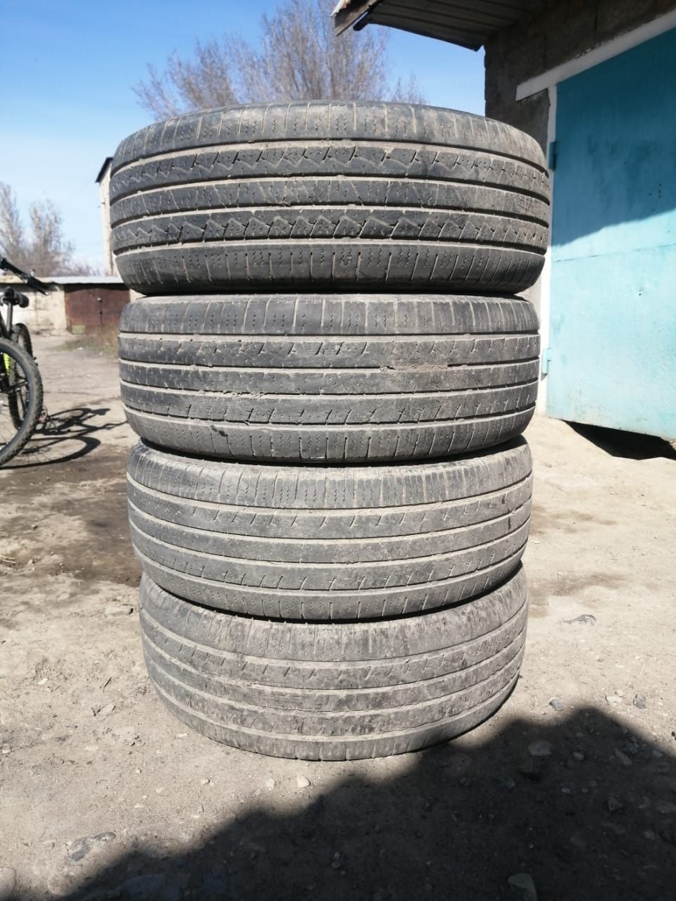 Продам комплект шин 255/70R15