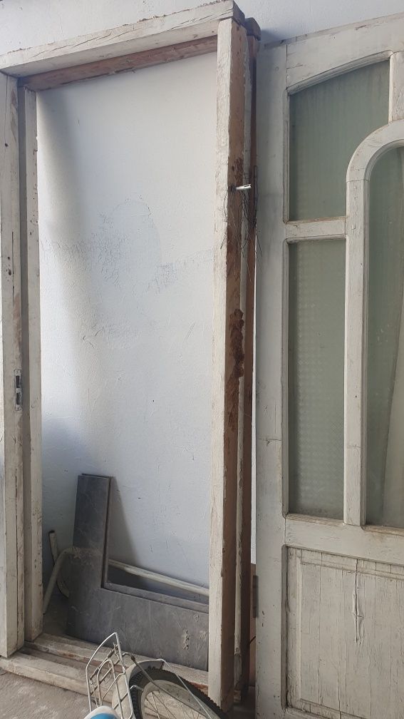 Продам б/у вещи двери, окна рамки