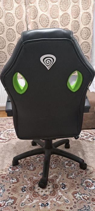 Vând scaun gaming