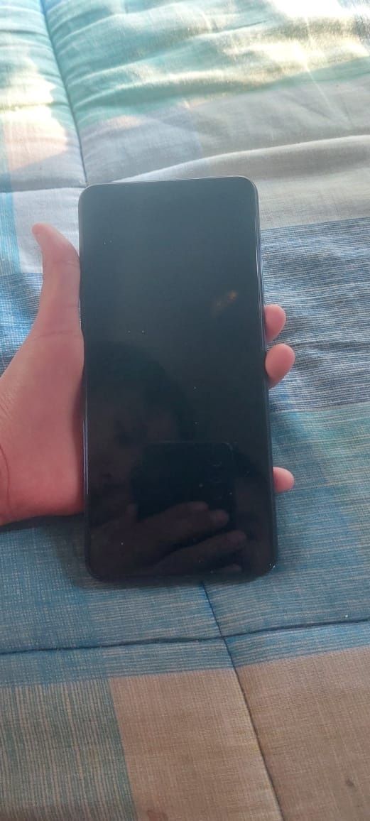 Продам infinix hot 40i телефон комплекта нет только чехол