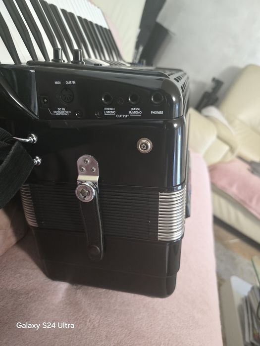 Acordeon electronic Roland fr3x